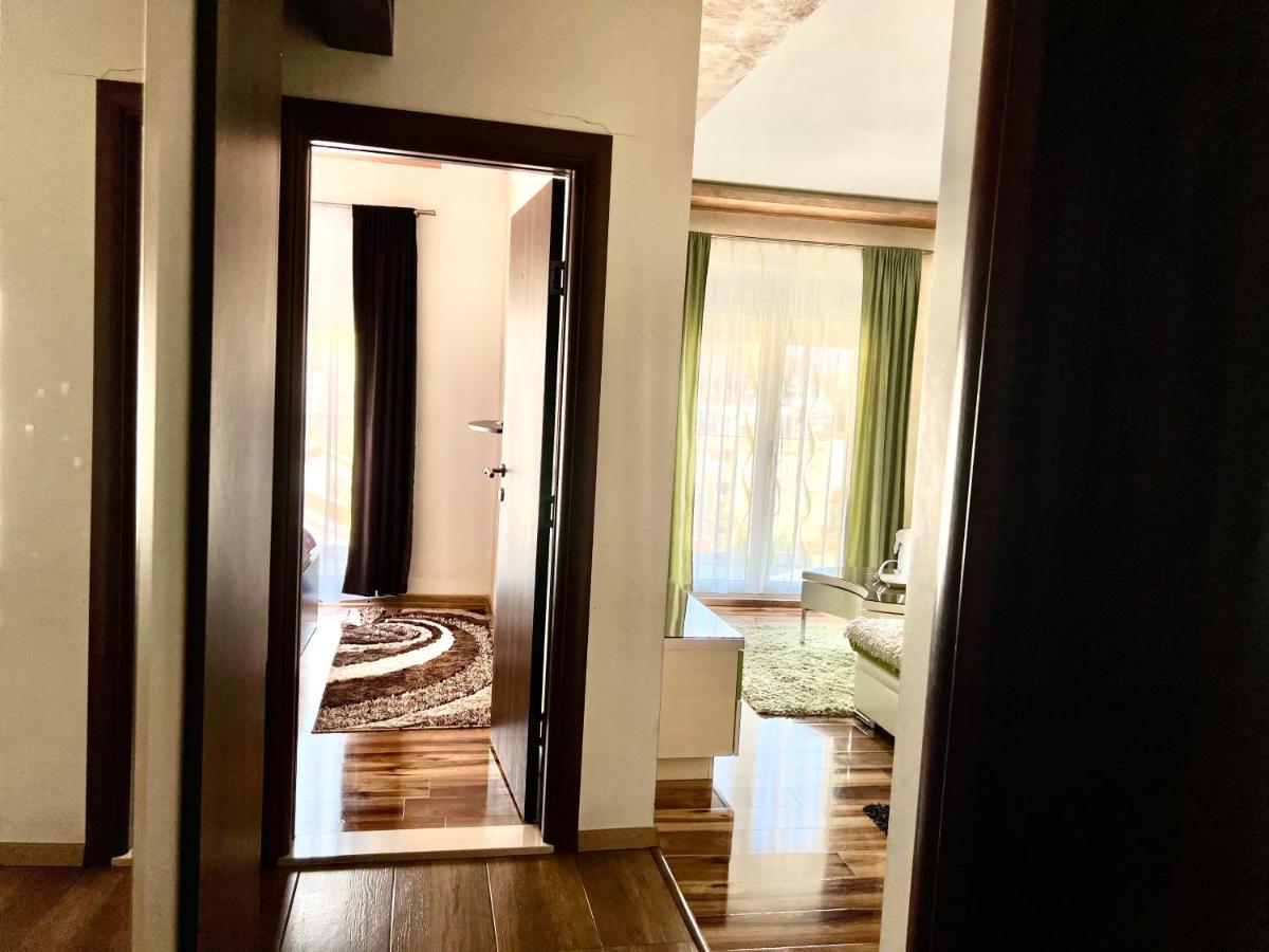 Apartment Zevs 2 *
